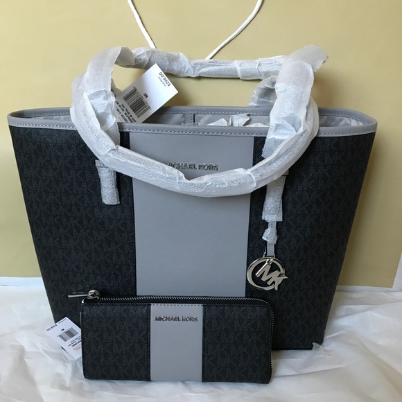 Michael Kors Handbags - 💦🌻mk tote set🌻carryall shoulder bag & wallet